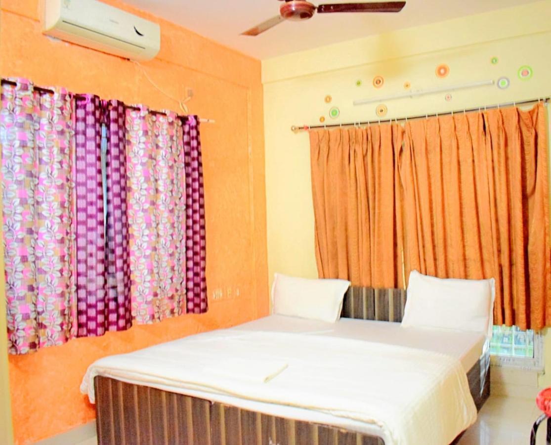 The Tavern Orchid Hotel Kolkata Exterior photo