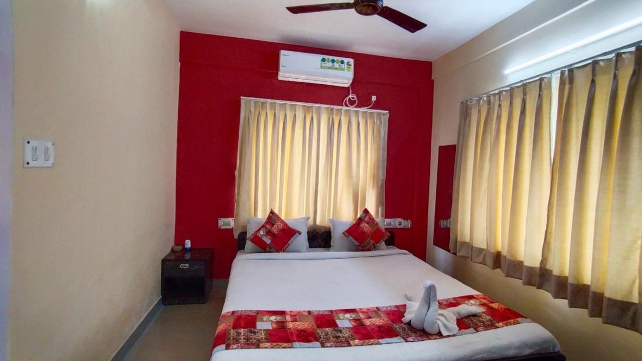 The Tavern Orchid Hotel Kolkata Exterior photo